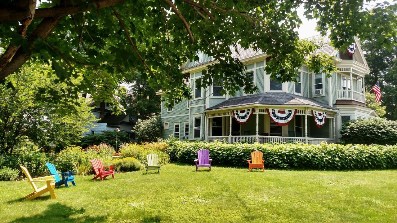 Heart Of The Village Bed & Breakfast In Shelburne Vt Екстериор снимка