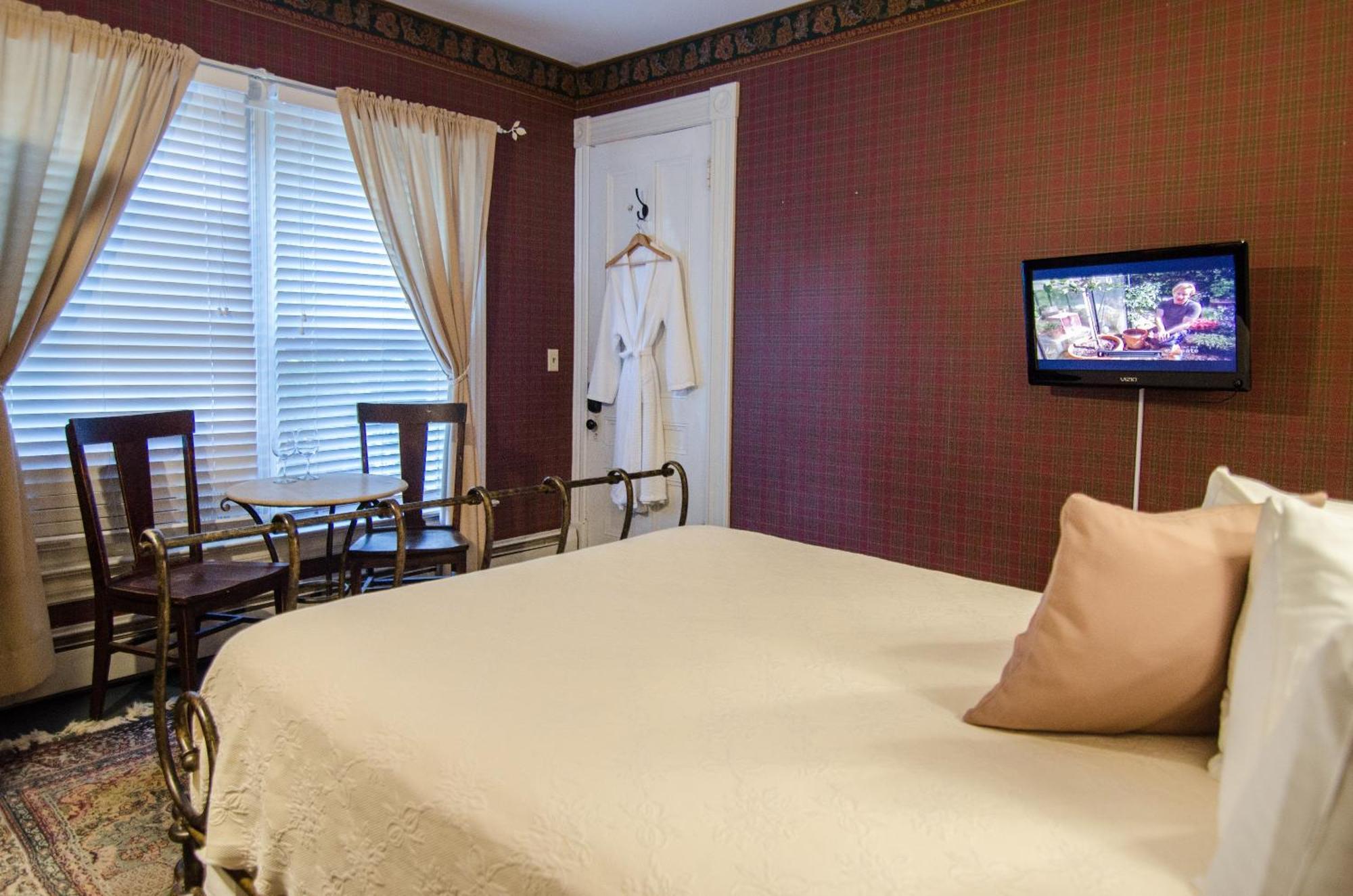 Heart Of The Village Bed & Breakfast In Shelburne Vt Стая снимка