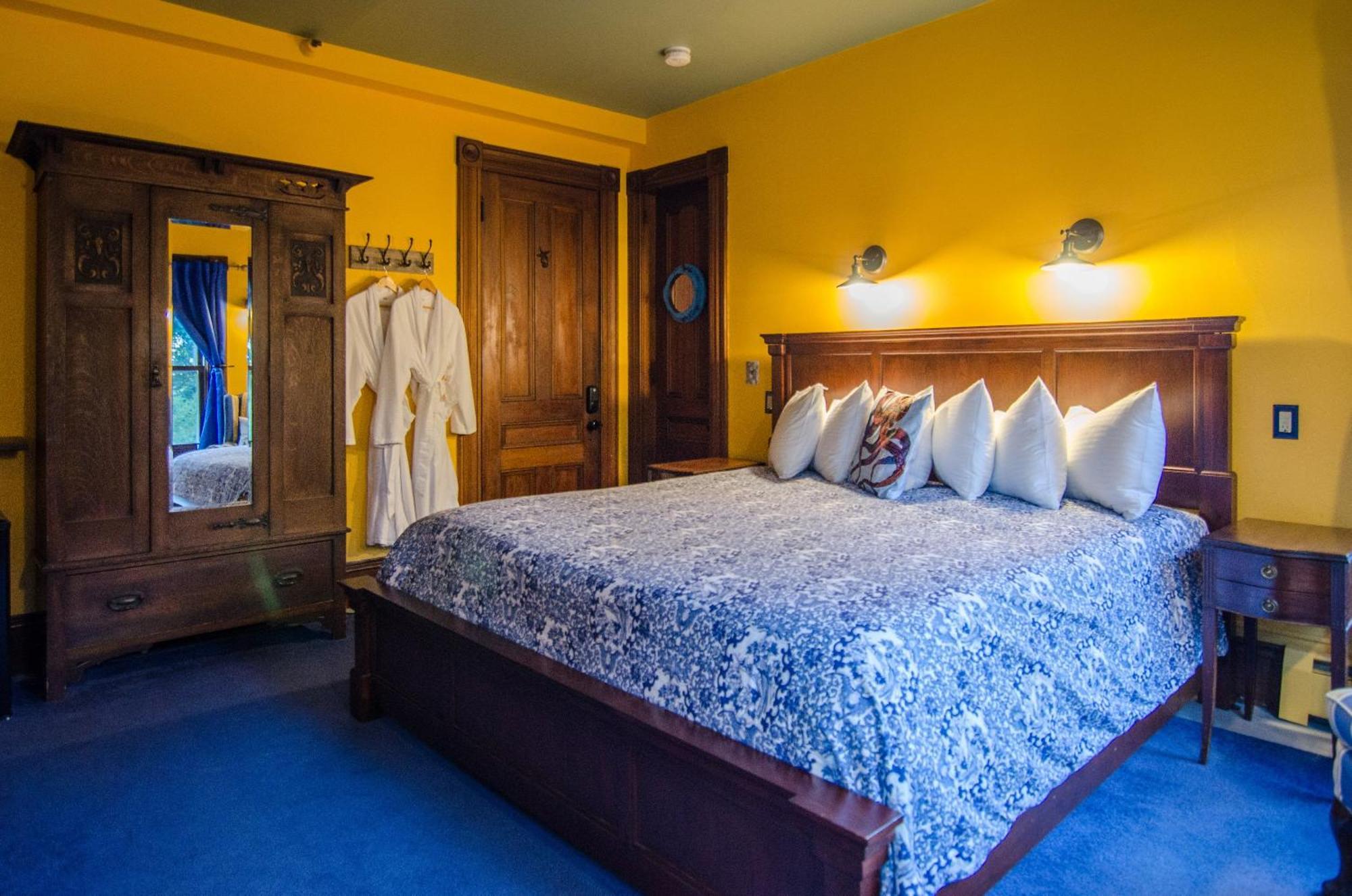Heart Of The Village Bed & Breakfast In Shelburne Vt Стая снимка