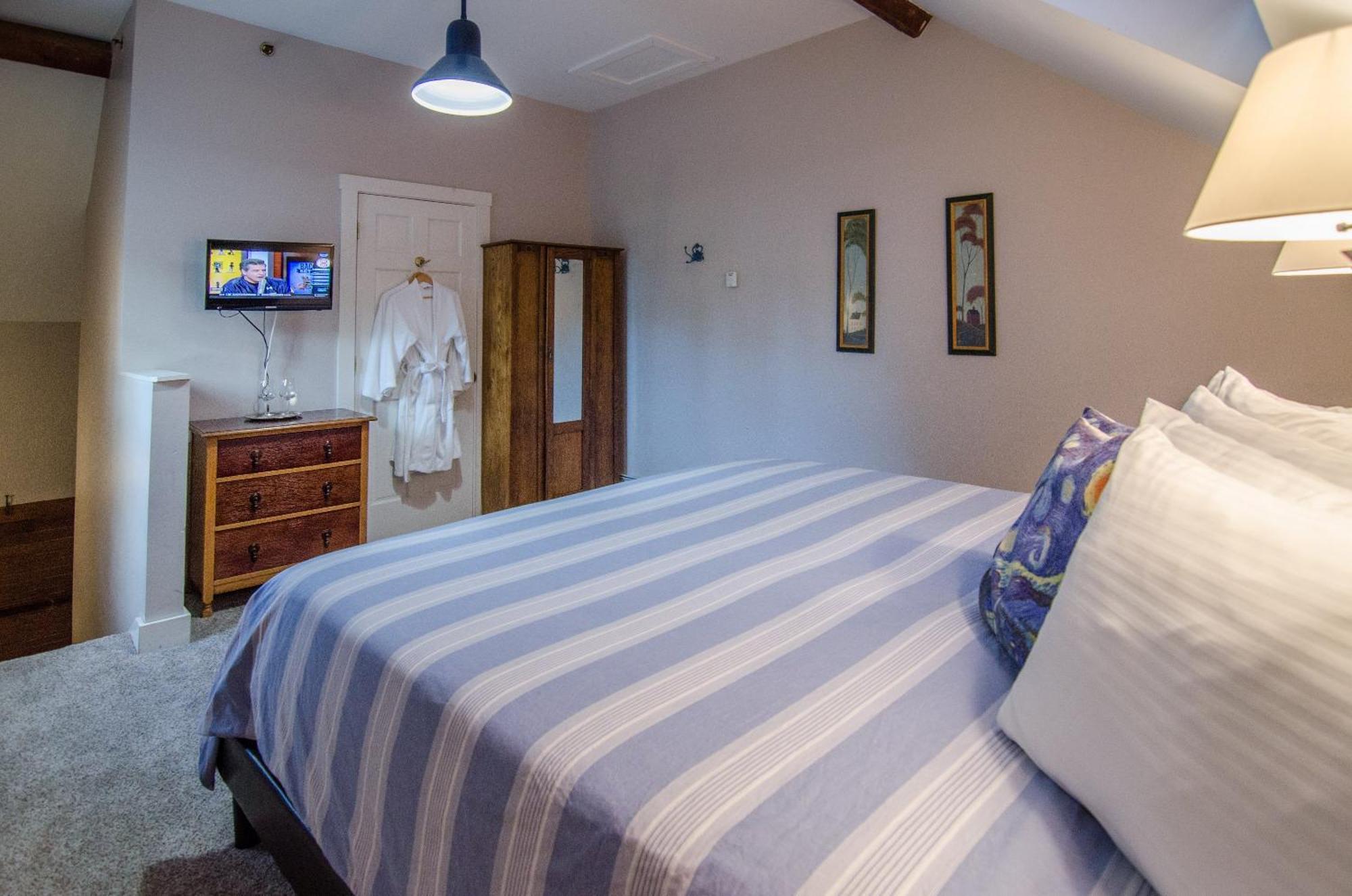 Heart Of The Village Bed & Breakfast In Shelburne Vt Стая снимка